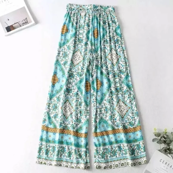 SOLD OUT Boho Floral Gypsy Crop Top & Wide Leg Pant Set - Picture 4 of 10